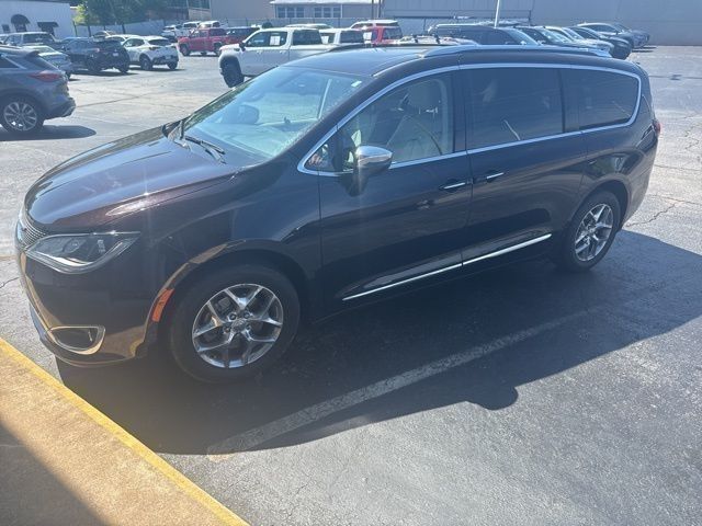 Dark Cordovan Pearlcoat 2017 Chrysler Pacifica Limited FWD Minivan Front-Wheel Drive 9-Speed Automatic