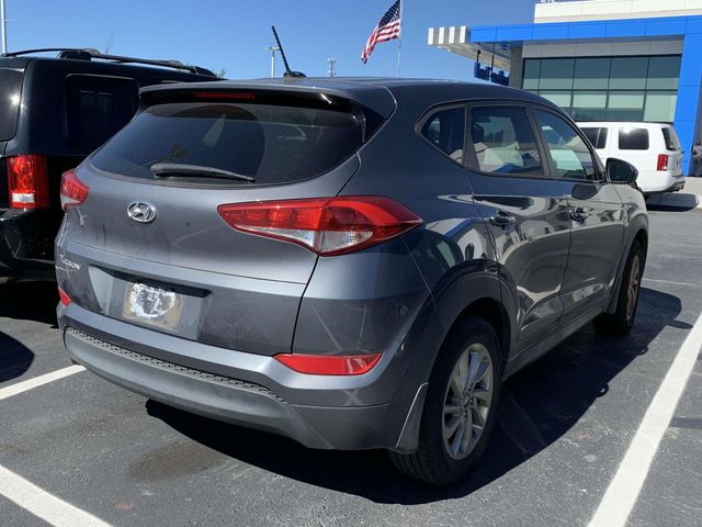 2017 Hyundai Tucson SE 10