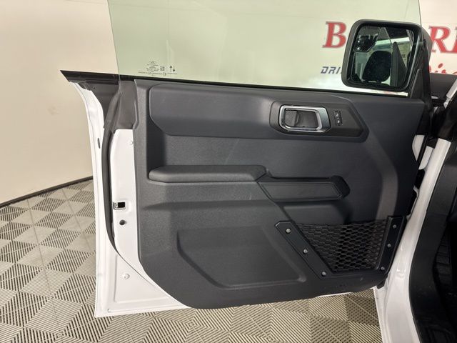 2025 Oxford White Ford Bronco Base 4X4 SUV