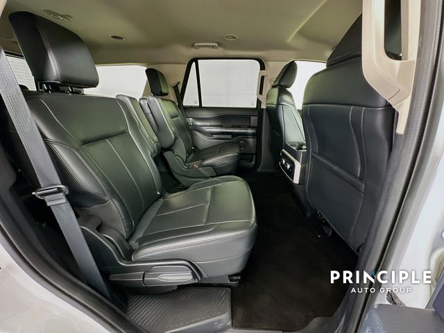 2022 Ford Expedition XLT photo