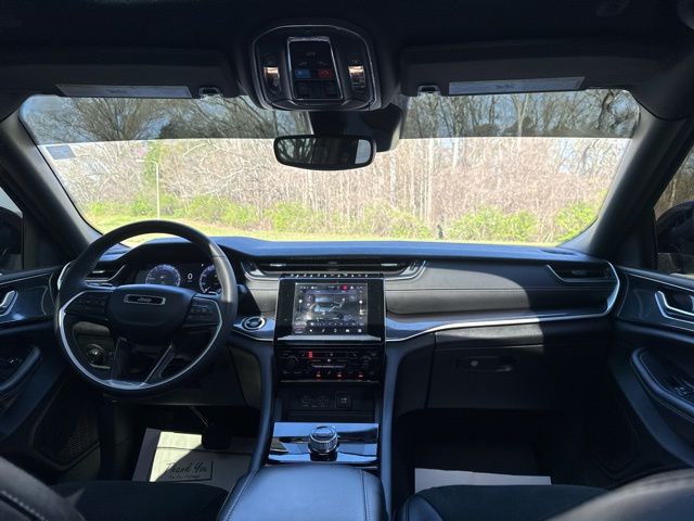 Used 2023 Silver Jeep Altitude image 14