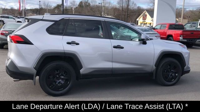 2021 Toyota RAV4 LE 9