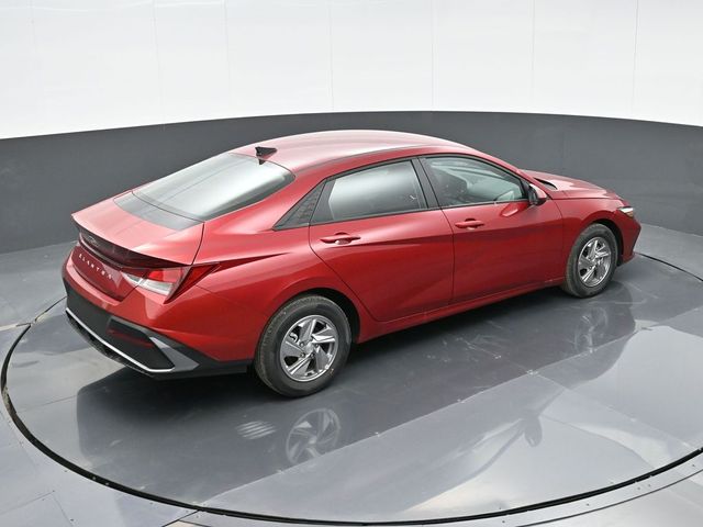 2025 Hyundai Elantra SE 26