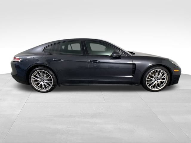 2022 Porsche Panamera 4 8