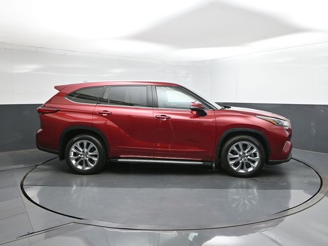 Used 2023 Toyota Highlander SUV