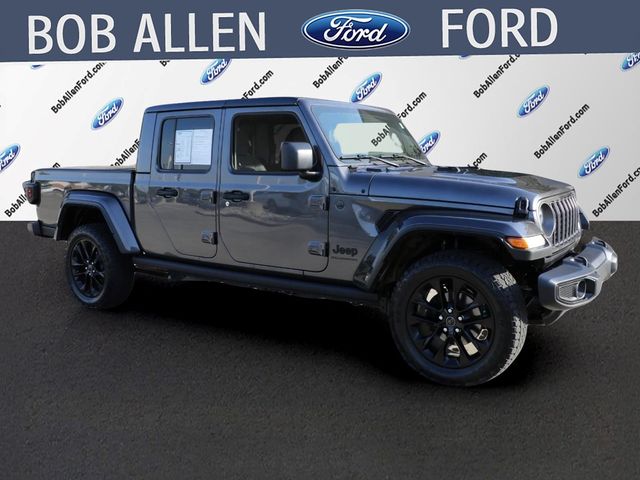 Used 2025 Jeep Gladiator Nighthawk with VIN 1C6PJTAG8SL505513 for sale in Kansas City