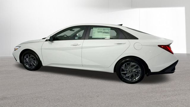 Used 2025 Hyundai Elantra Hybrid For Sale in Indianapolis, IN