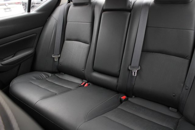 Used 2019 Black Nissan 2.5 SL image 20