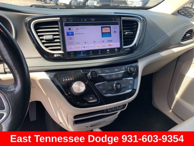 2021 Chrysler Pacifica Touring L photo