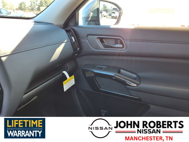 2025 Nissan Pathfinder SV photo 4