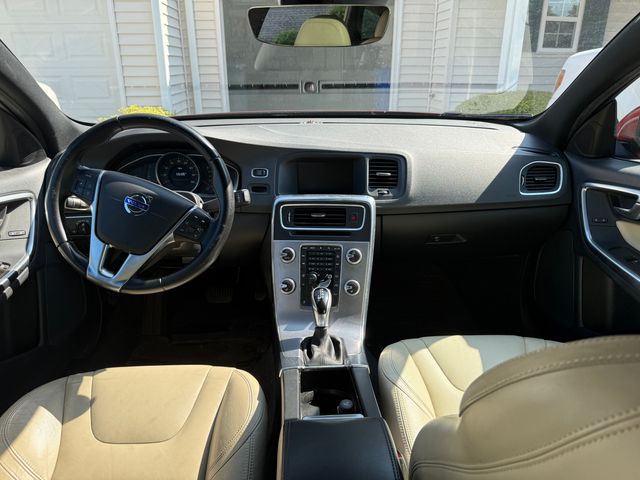 Used 2017 Red Volvo T5 Premier image 17