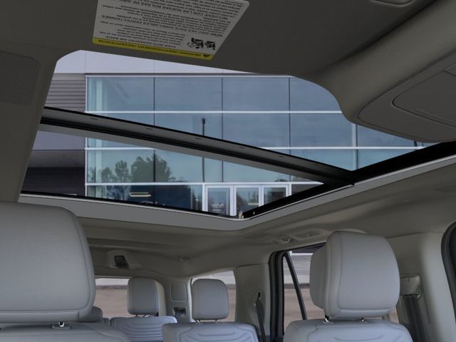 New 2026 White Ford Platinum image 23