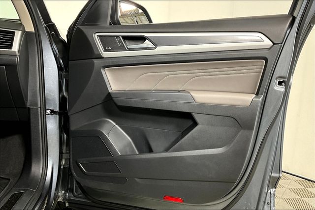 2021 Volkswagen Atlas 3.6L V6 SEL Premium R-Line photo