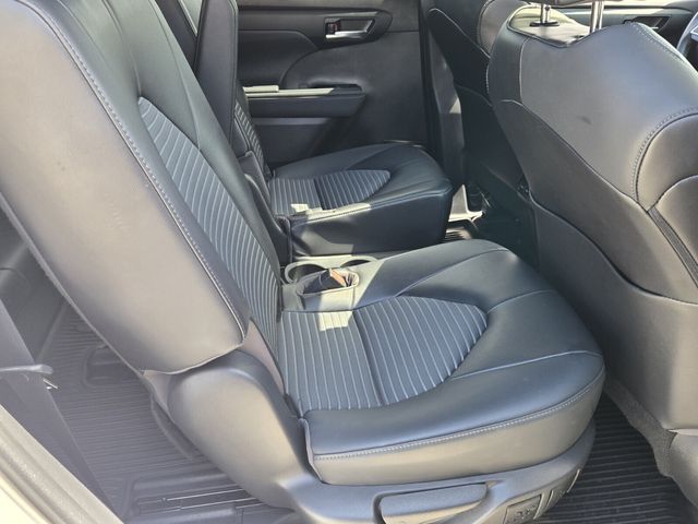 2023 Toyota Highlander - $37,999