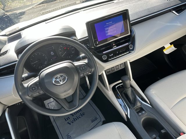 2024 Toyota Corolla Cross L 13