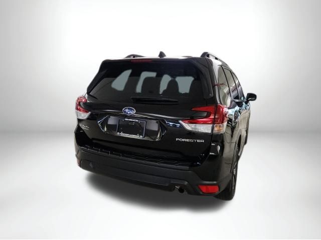 2023 Subaru Forester Premium 8