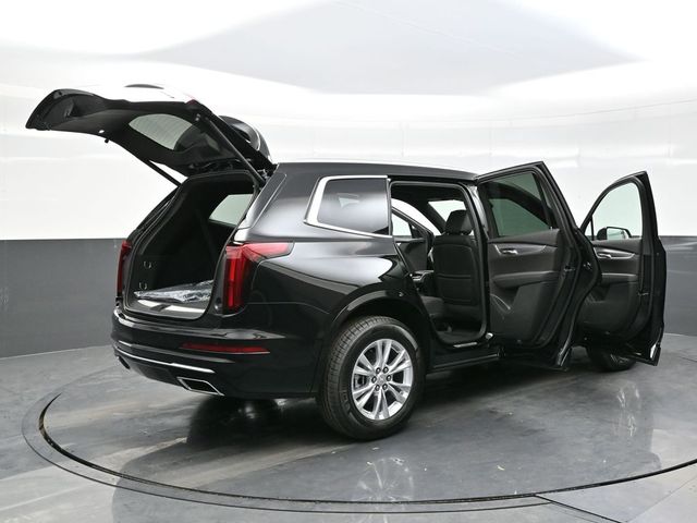 2025 Cadillac XT6 Luxury photo