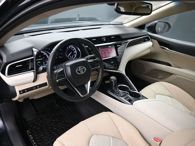 2018 Toyota Camry Hybrid XLE 10