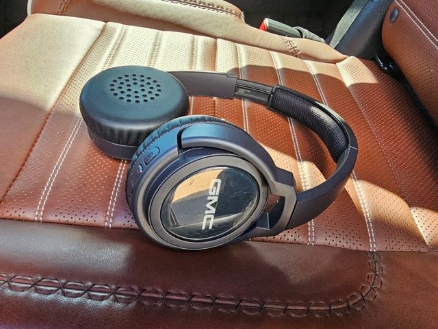 Used 2024 Black GMC Denali Ultimate image 19