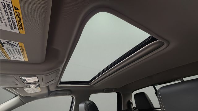 Used 2024 White Nissan SL image 20