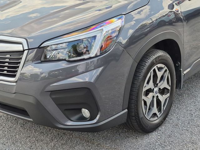 Used 2021 Gray Subaru Premium image 9