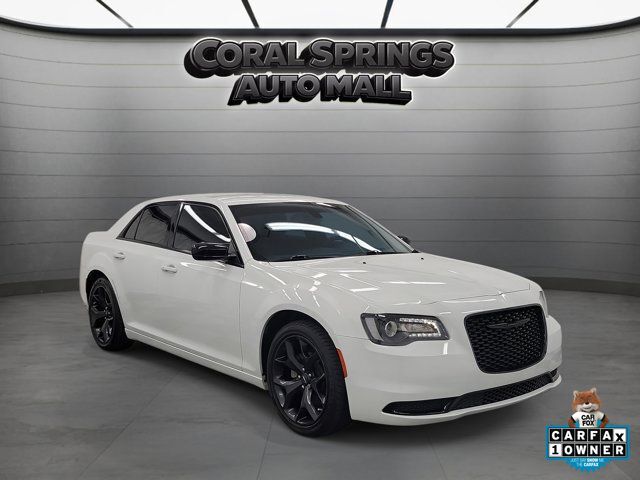 Bright White Clearcoat 2023 Chrysler 300 Sedan Rear-Wheel Drive 8-Speed Automatic