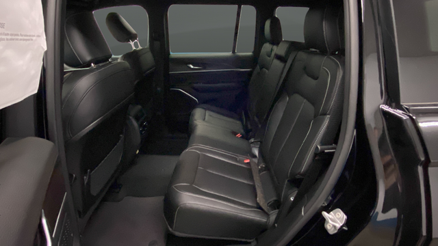New 2026 Diamond Black Crystal Pearlcoat Jeep Limited image 23