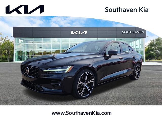 2024 Volvo S60 B5 Plus Dark Theme AWD