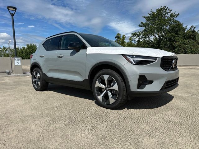 Gray (Vapour Grey Metallic) 2026 Volvo XC40 SUV / Crossover All-Wheel Drive Automatic