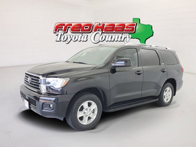 Midnight Black Metallic 2018 Toyota Sequoia SR5 SUV / Crossover 4X2 6-Speed Automatic