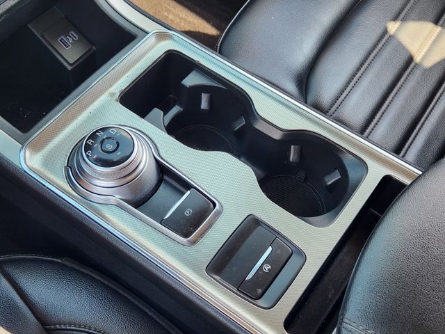 2022 Star White Metallic Tri-Coat Ford Edge SEL AWD SUV