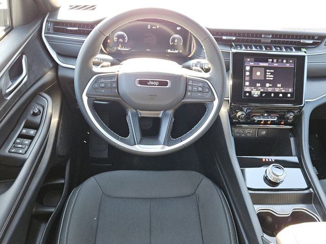 2026 Jeep Grand Cherokee L Laredo 4x2