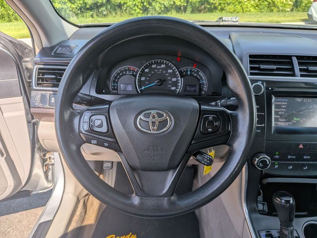 2015 Toyota Camry - Image 18