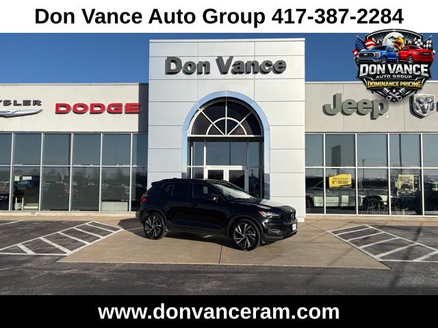 2021 Volvo XC40 T4 R-Design FWD