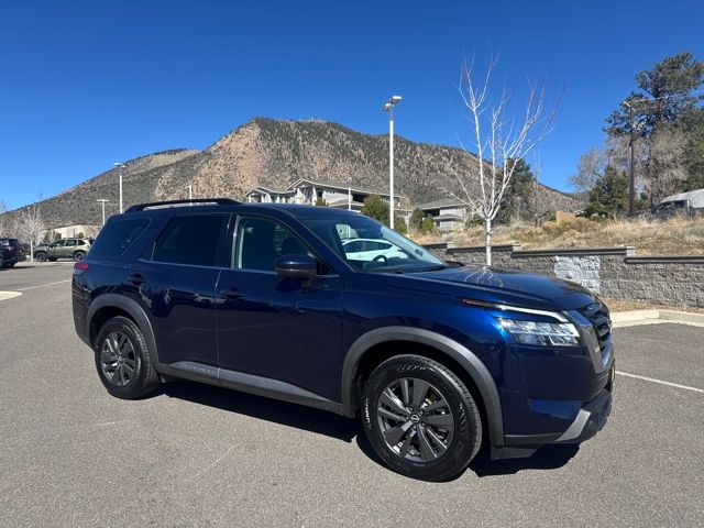 2022 Nissan Pathfinder SV