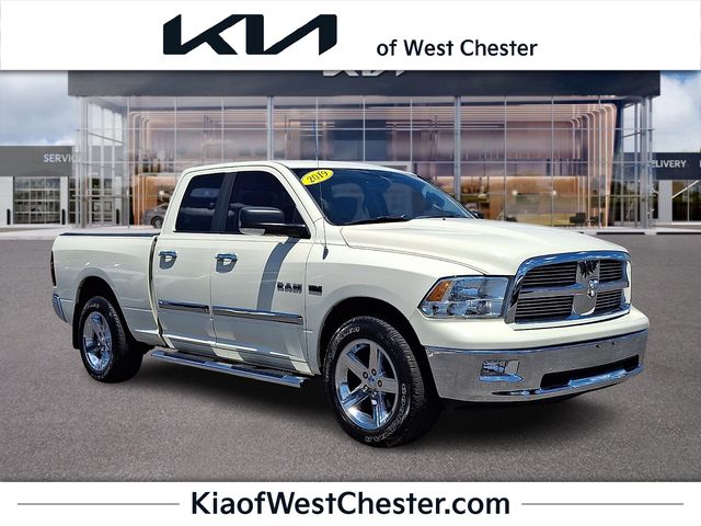 Cool Vanilla Clearcoat 2010 Dodge RAM 1500 SLT Quad Cab 4WD Pickup Truck Four-Wheel Drive 5-Speed Automatic