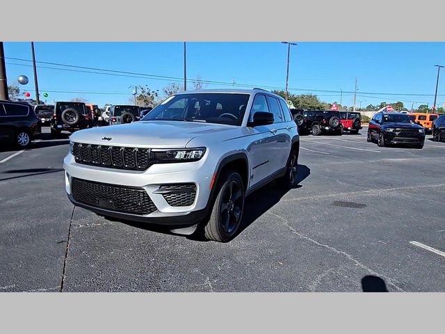 2025 Jeep Grand Cherokee Altitude X 4x2