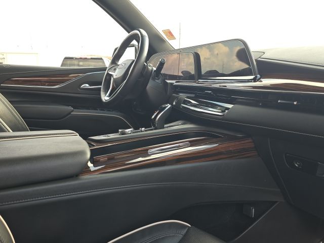 2024 Cadillac Escalade ESV Premium:C02484