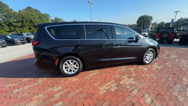 Used 2023 Chrysler Pacifica Van