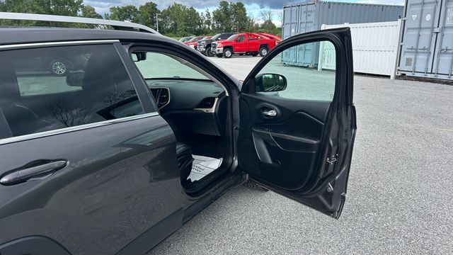 Used 2016 Jeep Cherokee SUV