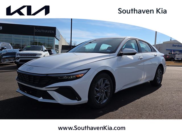 2024 Hyundai Elantra SEL FWD