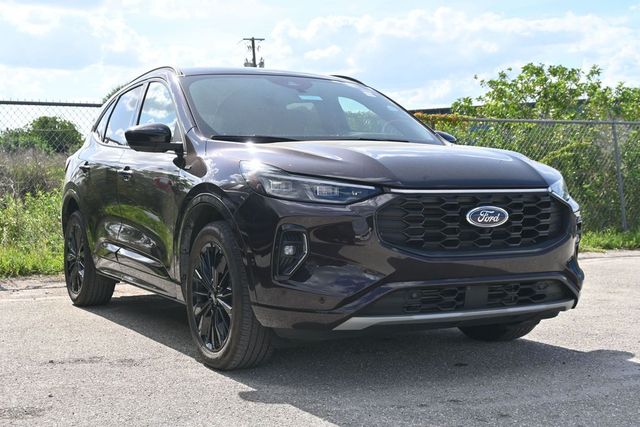 2023 Ford Escape ST-Line Elite