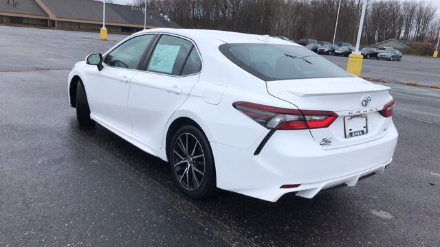 2022 Toyota Camry SE 6