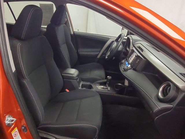 2016 – Toyota – RAV4