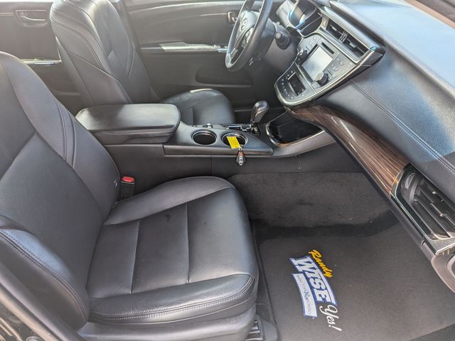 2015 Toyota Avalon Hybrid - Image 32