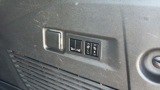 Used 2022 Red Chevrolet Z71 image 36