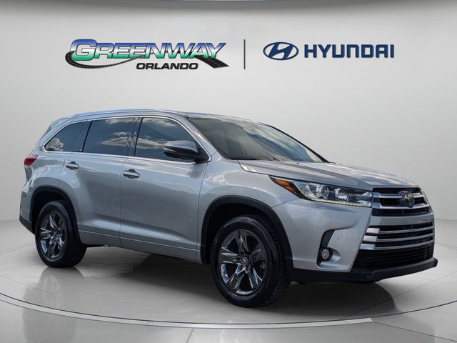 Celestial Silver Metallic 2018 Toyota Highlander SUV / Crossover Front-Wheel Drive 8-Speed Automatic