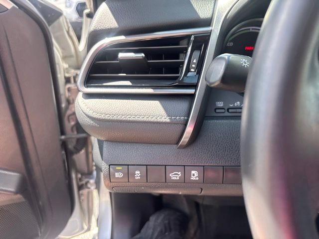 Used Car 2021 Toyota Camry Hybrid  Se For Sale Under $25,000 In San Antonio, Texas