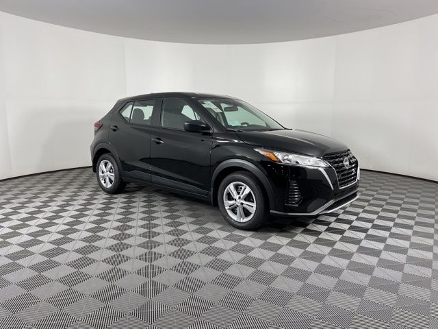 2025 Super Black Nissan Kicks Play S FWD SUV