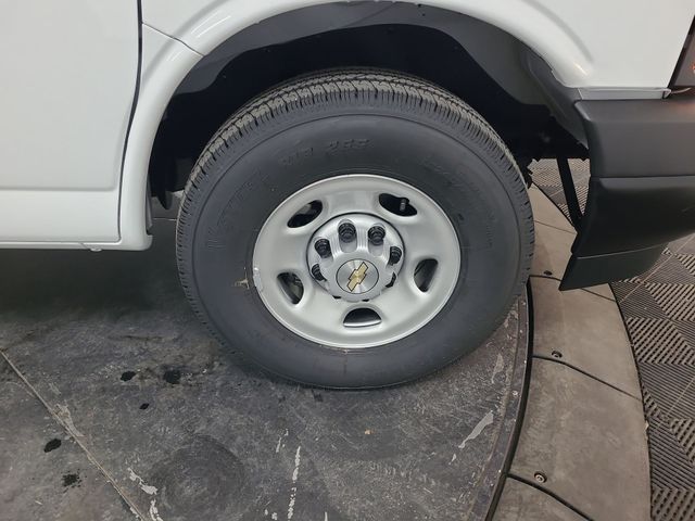 2026 – Chevrolet – Express 3500